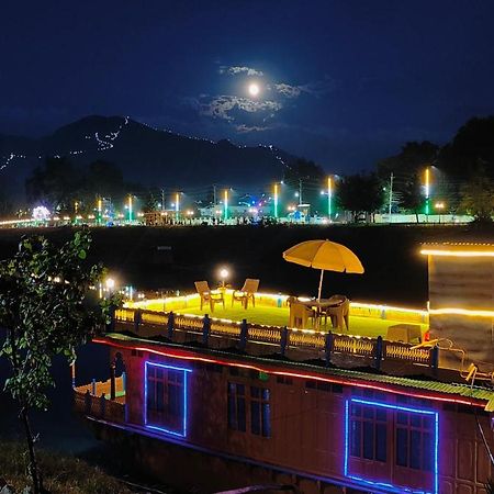 Srīnagar Houseboat Karima Palace מראה חיצוני תמונה