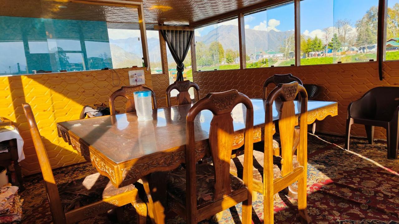 Srīnagar Houseboat Karima Palace מראה חיצוני תמונה