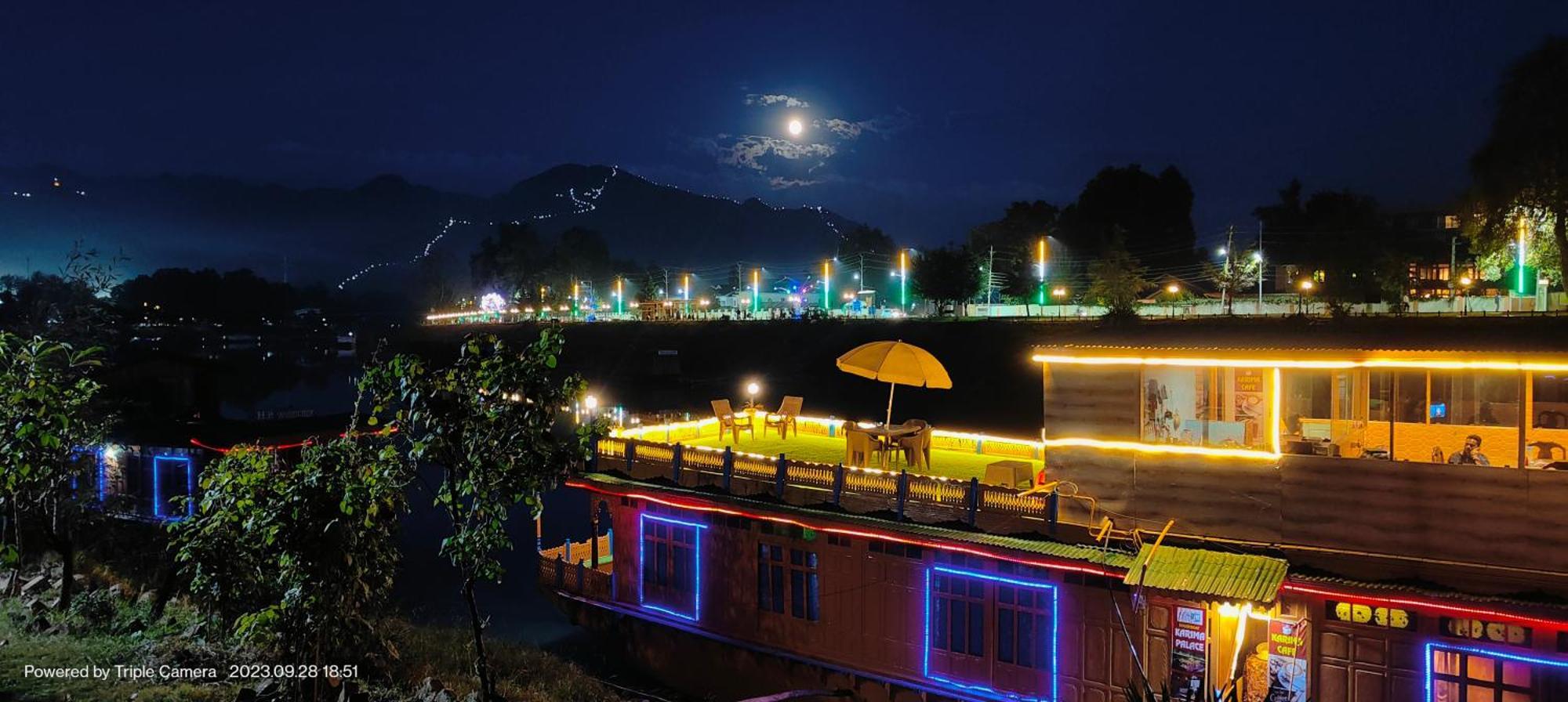 Srīnagar Houseboat Karima Palace מראה חיצוני תמונה