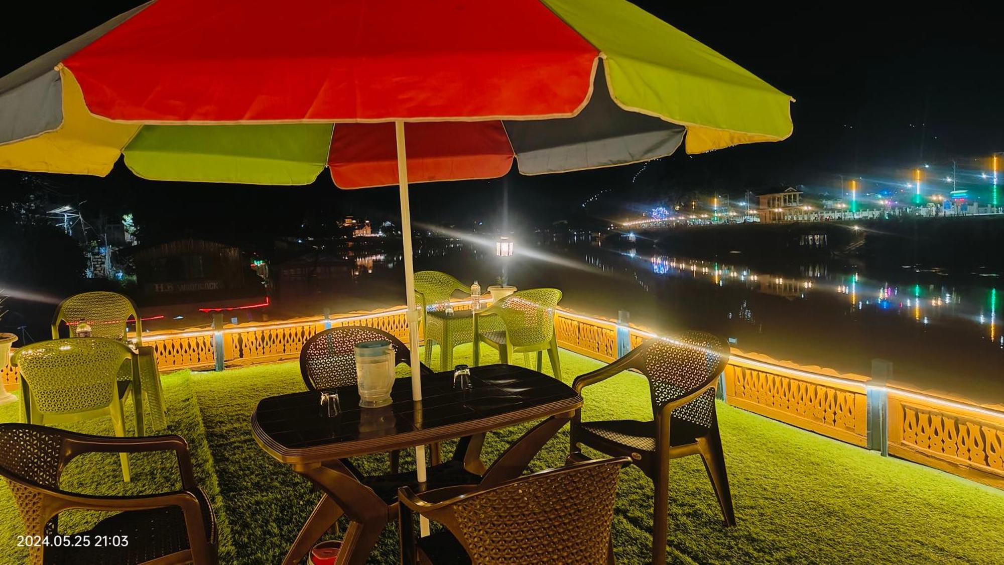Srīnagar Houseboat Karima Palace מראה חיצוני תמונה